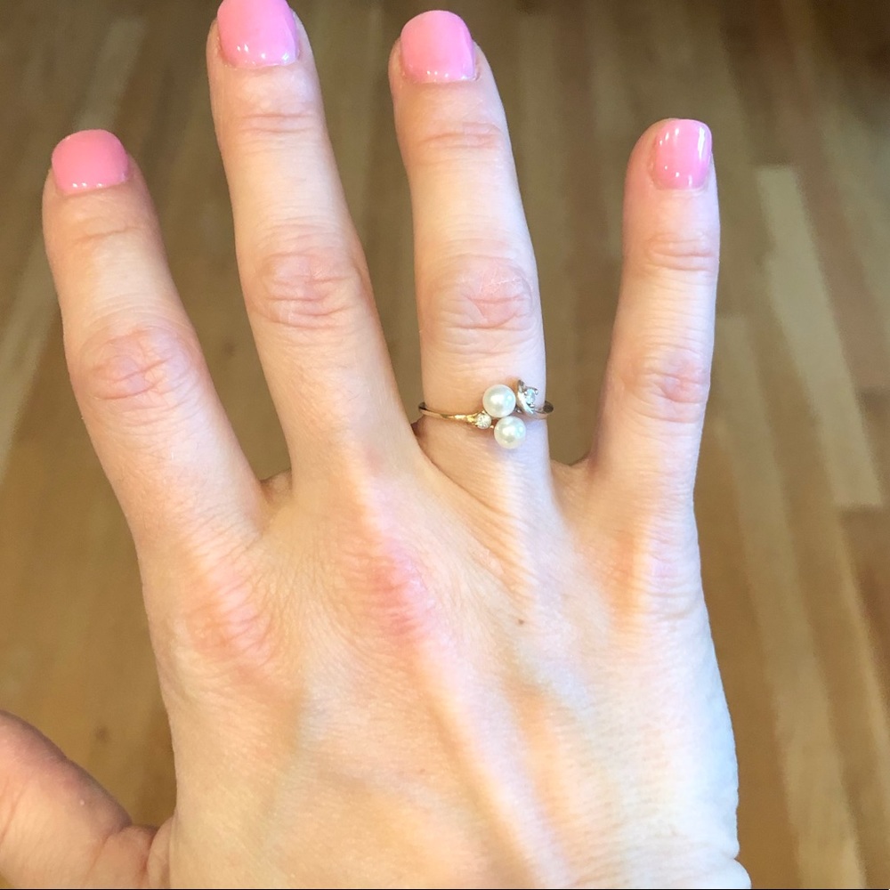 Gold, pearl and diamond ring - size 5